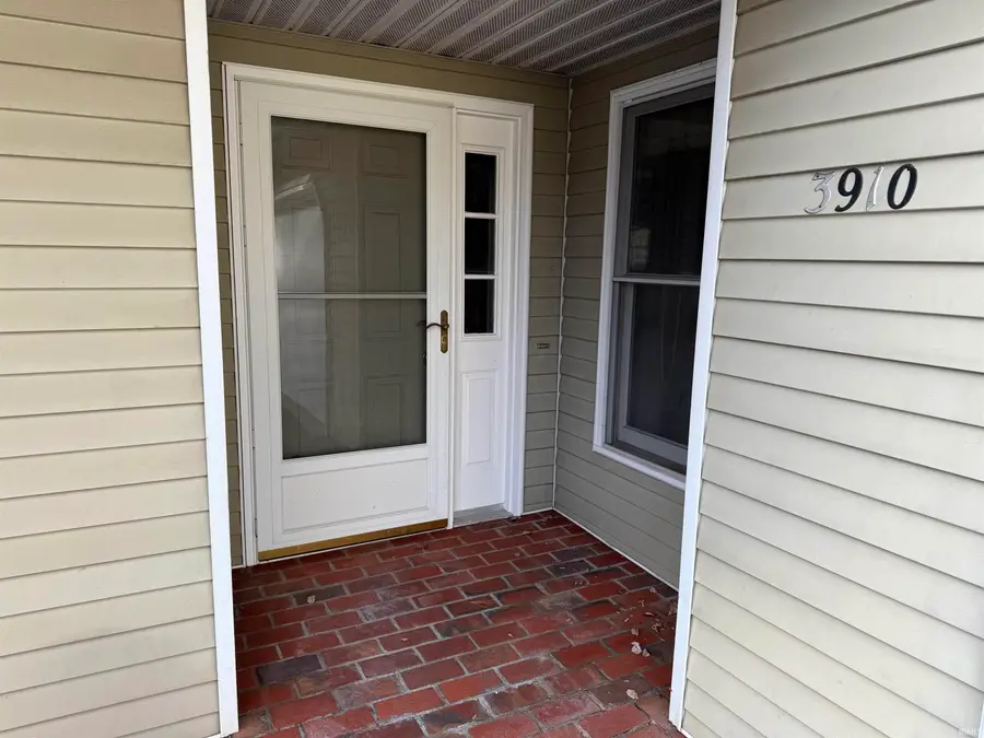 3910 S Laurel Court, Bloomington, IN 47401 - Image #2