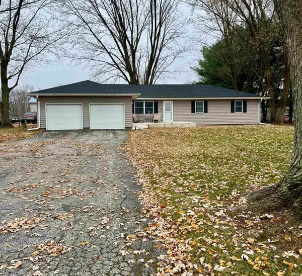 4693 W 1300 South, Galveston, IN 46932