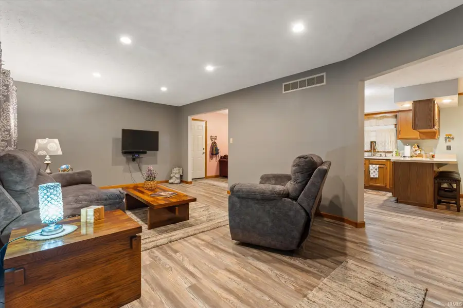 54921 Luan Drive, Osceola, IN 46561 - Image #2