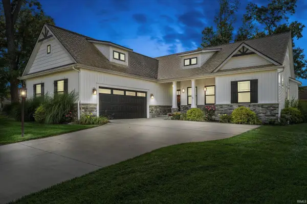 1404 River Cove Drive, Osceola, IN 46561