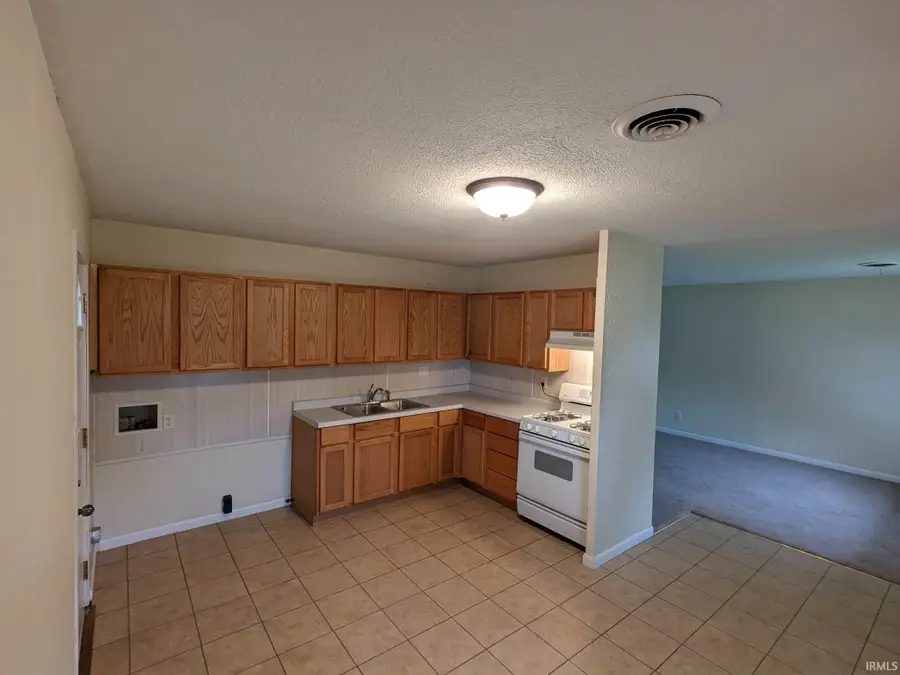 1524 Frances Avenue, Elkhart, IN 46516 - Image #2