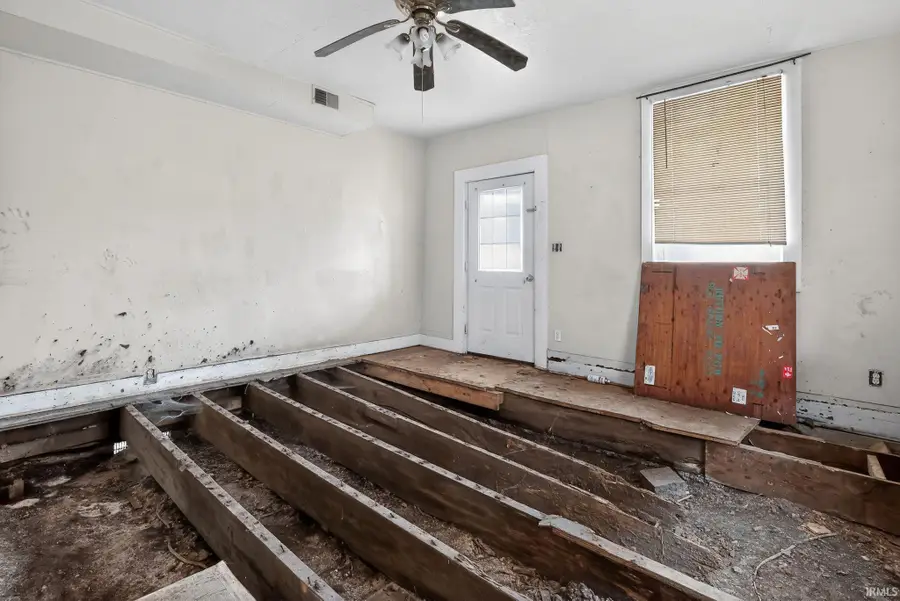 1112 W 2nd Street, Mount Vernon, IN 47620 - #3