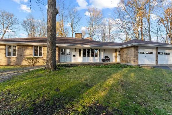 901 Northwood Drive, Nappanee, IN 46550