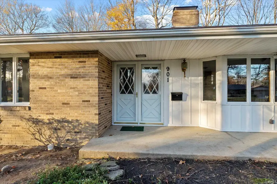 901 Northwood Drive, Nappanee, IN 46550 - Image #3