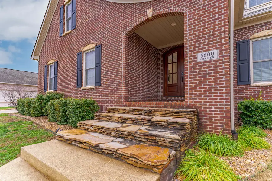 5600 Essex Drive, Newburgh, IN 47630 - Image #3