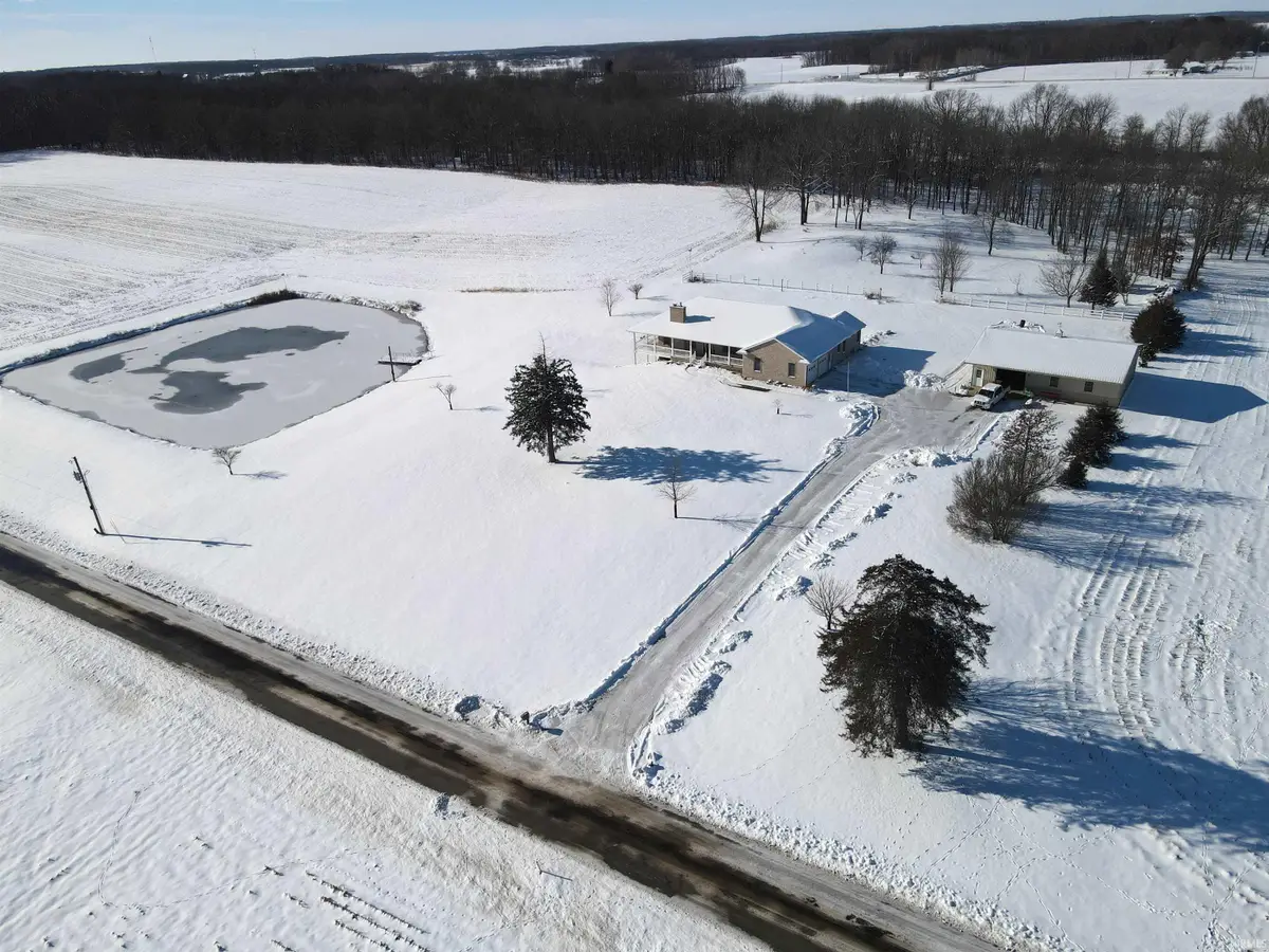 4239 S Kinsey Road, Warsaw, IN 46580 - Image #1