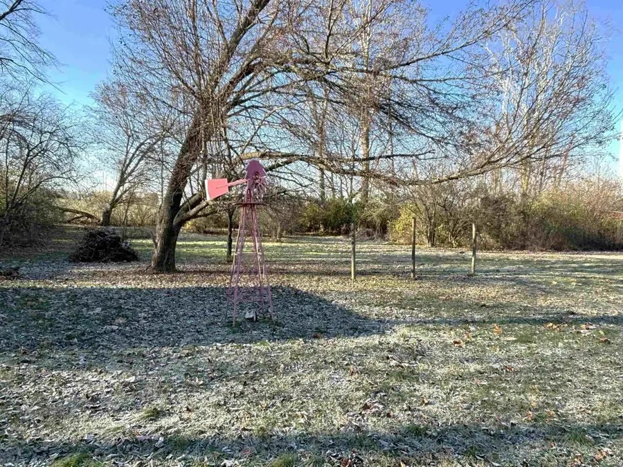 1587 E State Road 64, Princeton, IN 47670 - Image #3