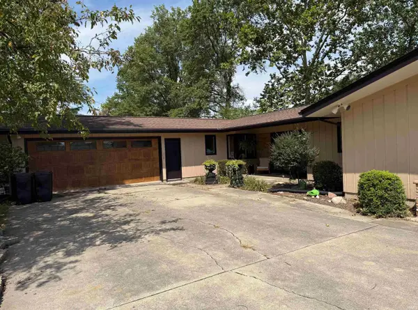 1105 W Clark Street, Berne, IN 46711