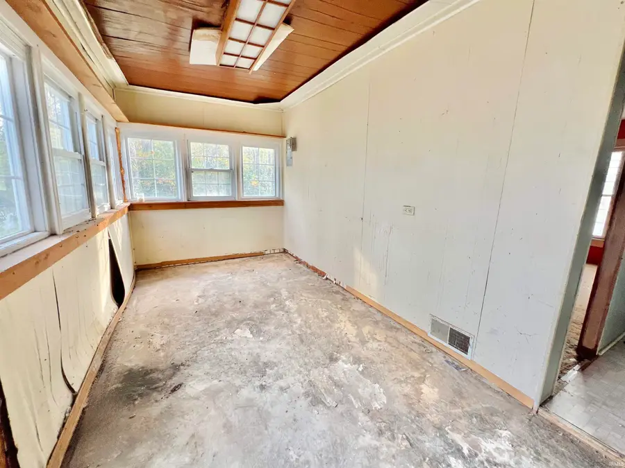 10170 W 565 S, Owensville, IN 47665 - Image #2