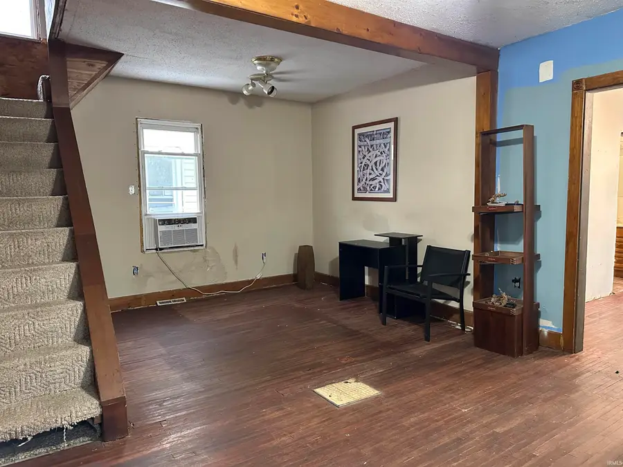 2426 Thompson Avenue, Fort Wayne, IN 46807 - Image #2