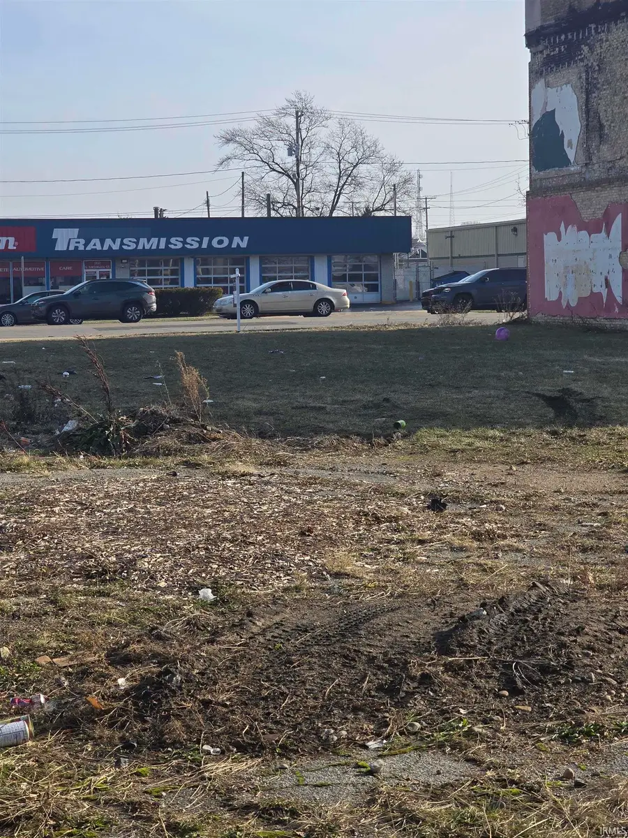 905 & 907 S Michigan St Street, South Bend, IN 46601 - Image #2