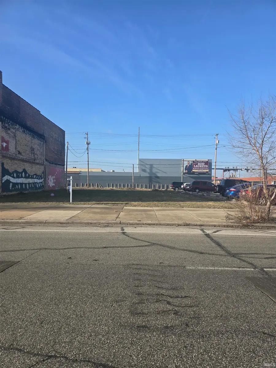 905 & 907 S Michigan St Street, South Bend, IN 46601 - Image #3