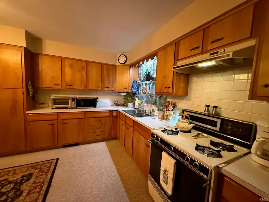 121 N Market Street, Francesville, IN 47946 - #3