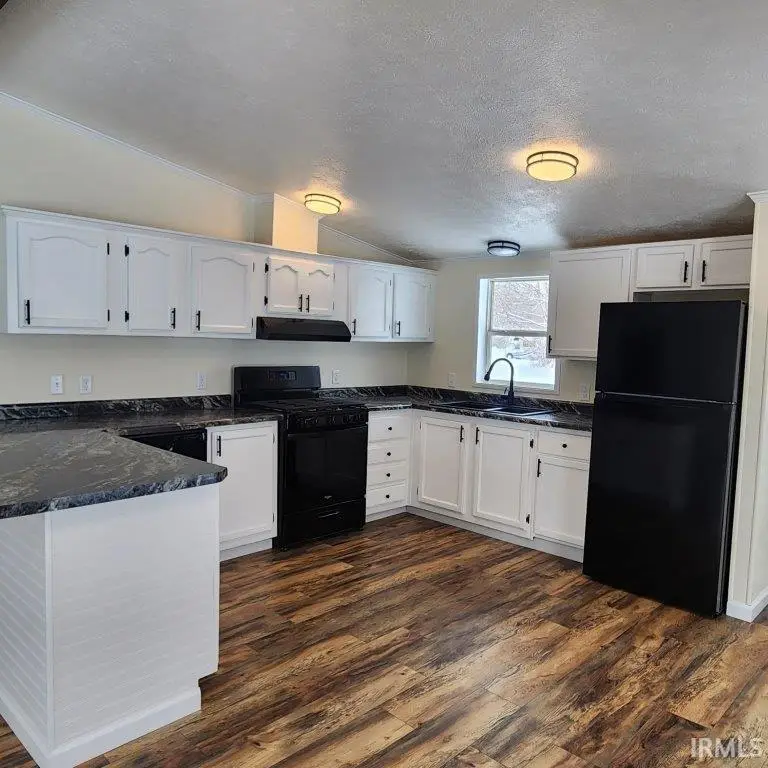 9867 N Happiness Drive, Syracuse, IN 46567 - Image #3