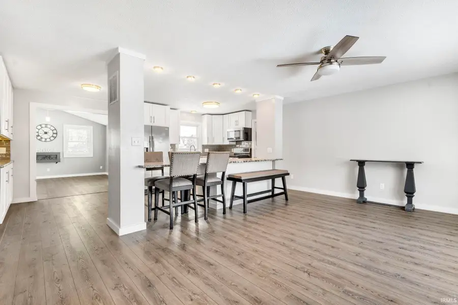 27424 Lamplighter Ln, Elkhart, IN 46514 - Image #3