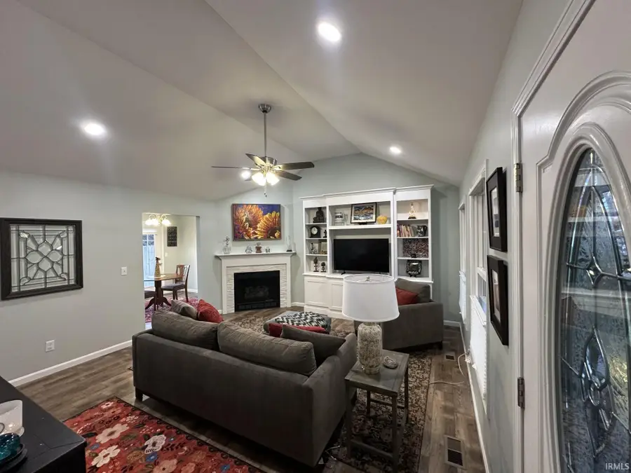 7833 Brownwood Drive, Newburgh, IN 47630 - Image #3