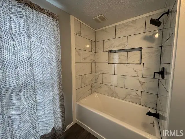 215 S Albany Street, Wolcottville, IN 46795 - Image #3