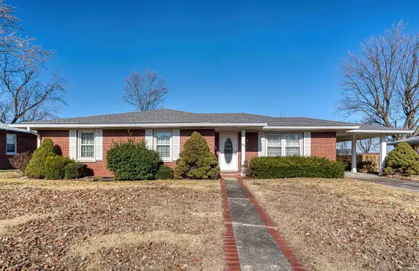 821 E Lincoln Avenue, Mount Vernon, IN 47620