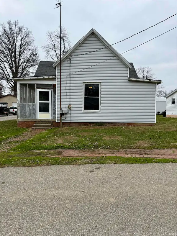 122 E Taylor Street, Boonville, IN 47601