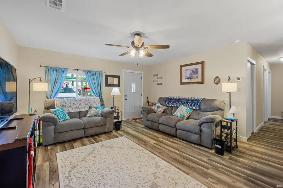 904 E Bradford Street, Marion, IN 46952 - Image #2