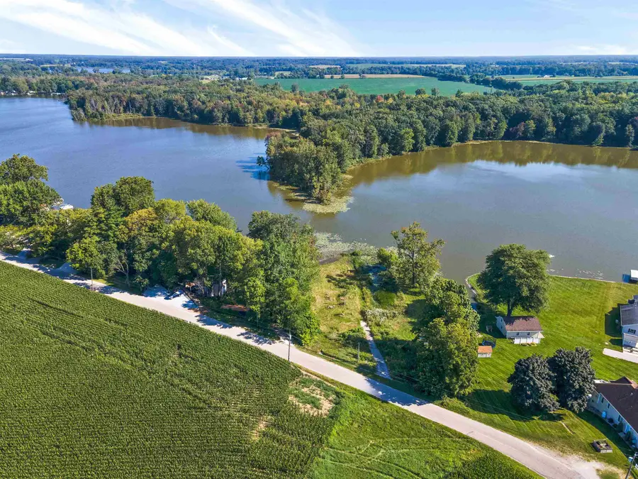 9094 N Steinbarger Lake Road, Wawaka, IN 46794 - Image #2