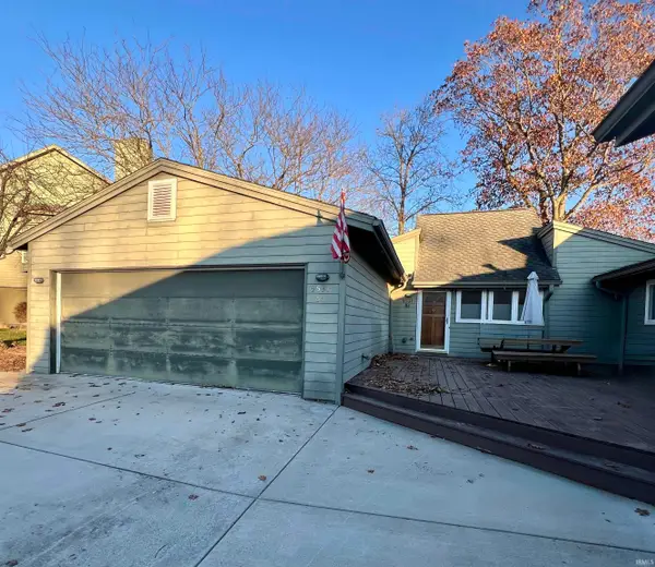 9531 S Harbour Pointe Drive, Bloomington, IN 47401