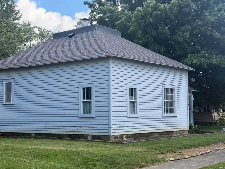 1208 N Jefferson Street, Hartford City, IN 47348 - Image #2