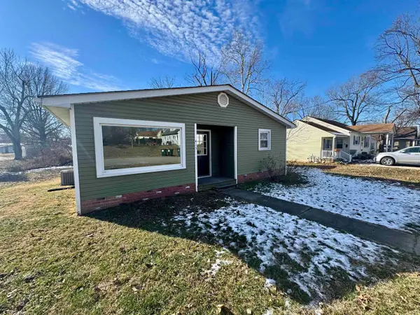 415 E Oak Street, Oakland City, IN 47660