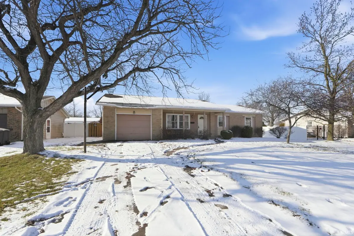 6033 Aragon Drive, Fort Wayne, IN 46818 - Image #1