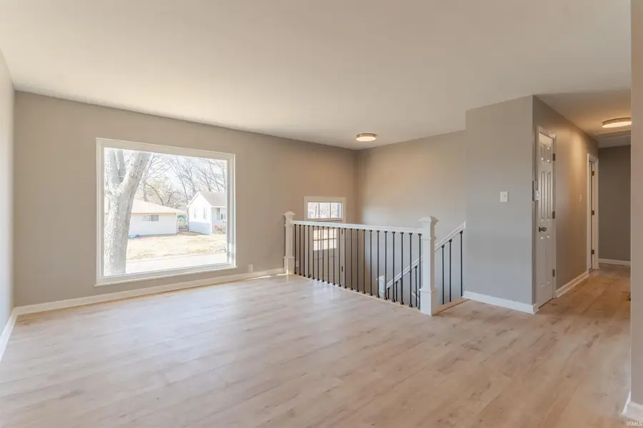 5011 Manor Court, Evansville, IN 47710 - Image #3