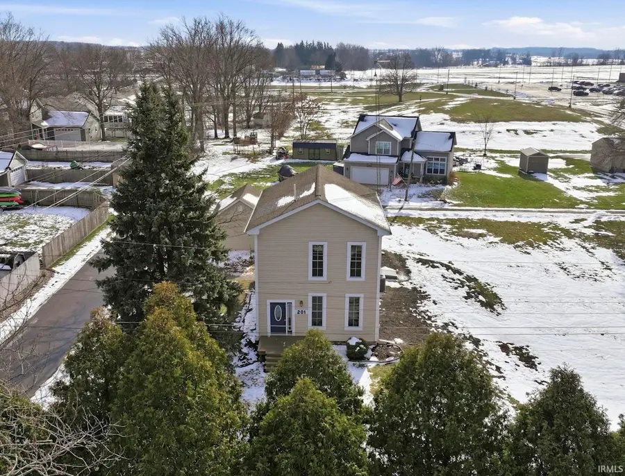 201 W Pine Street, Pierceton, IN 46562 - Image #2