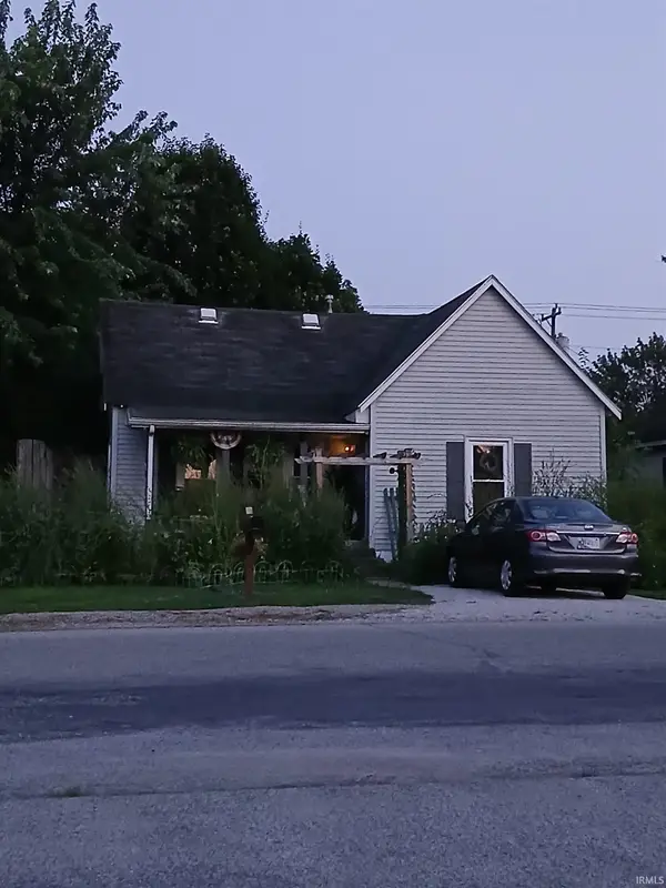 1010 W Warren Street, Mitchell, IN 47446