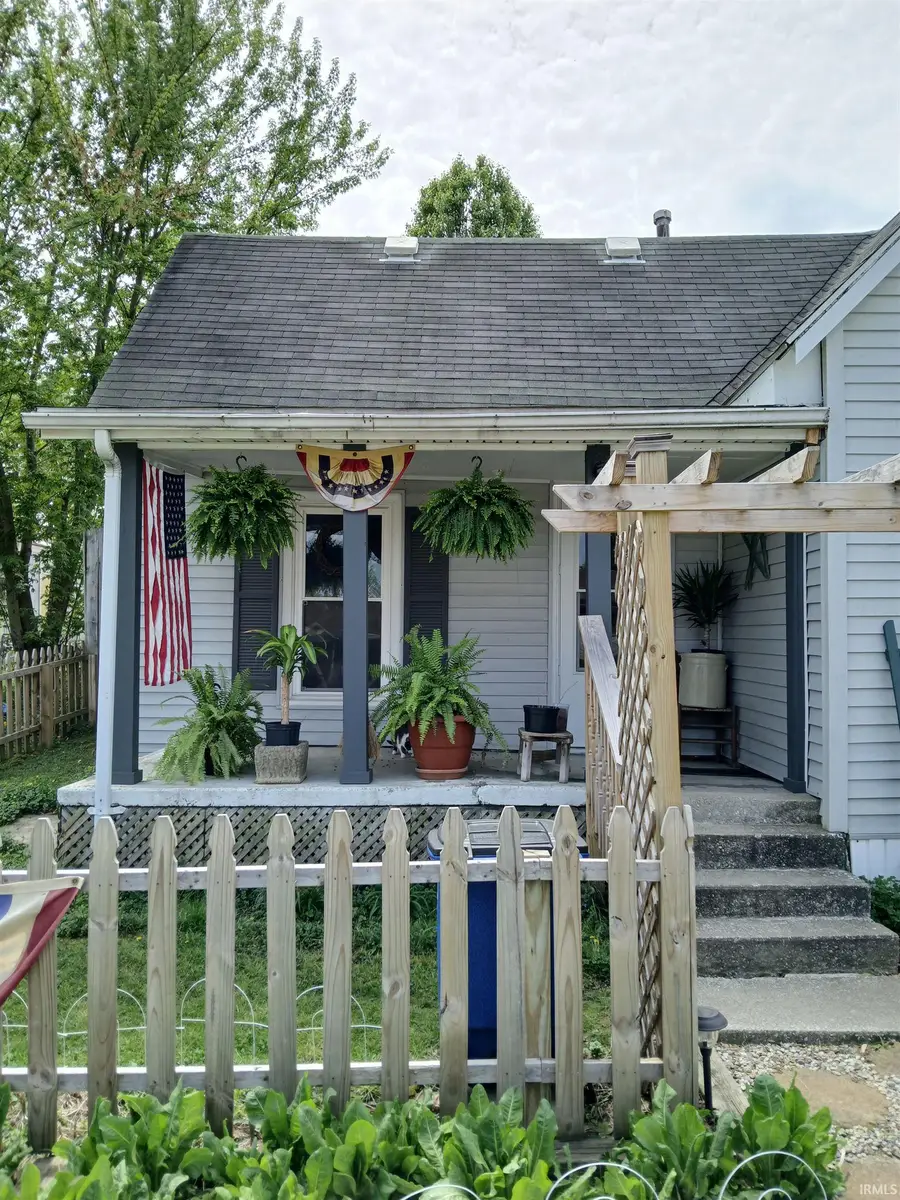 1010 W Warren Street, Mitchell, IN 47446 - Image #2