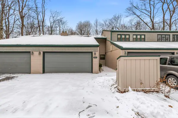2049 N Trailridge Drive, Mishawaka, IN 46544