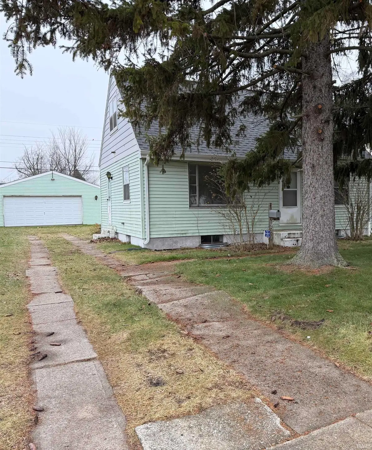 212 N Gladstone Avenue, South Bend, IN 46619 - Image #1