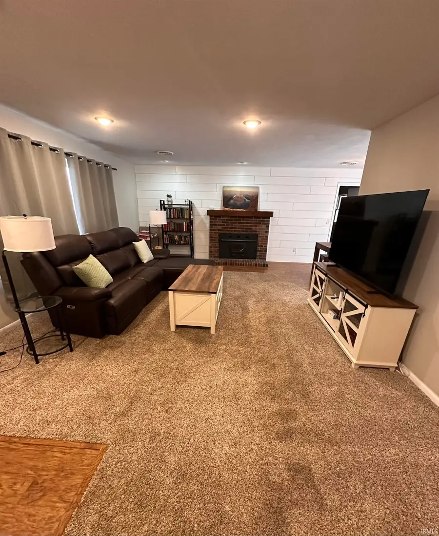 11909 S County Road 800 E, Galveston, IN 46932 - Image #2