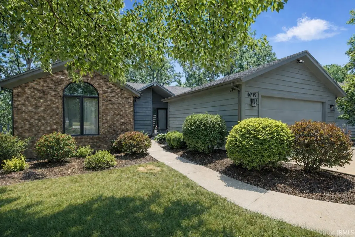 6719 W Canal Pointe Lane, Fort Wayne, IN 46804 - #1