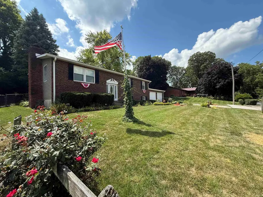 33 Delores Avenue, Peru, IN 46970 - Image #2