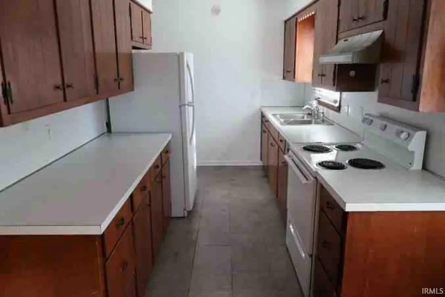 317 E Oak Street, Boonville, IN 47601 - #2