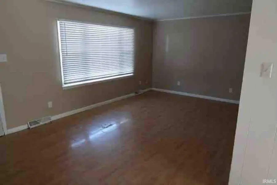 317 E Oak Street, Boonville, IN 47601 - #3