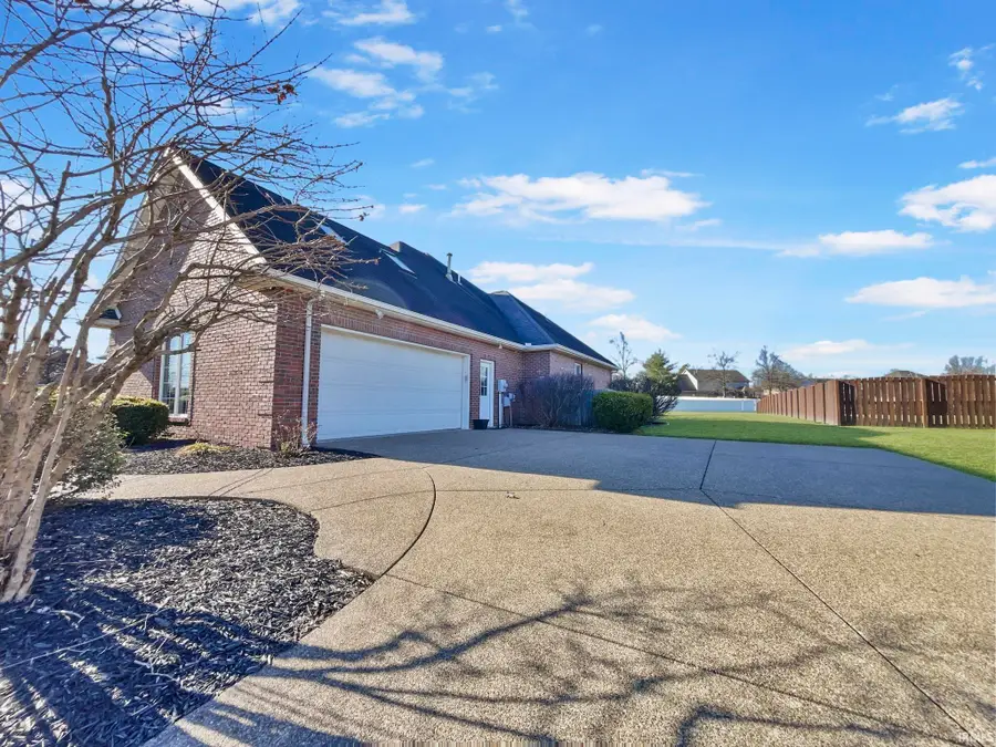 2433 Briarcliff Drive, Newburgh, IN 47630 - #3