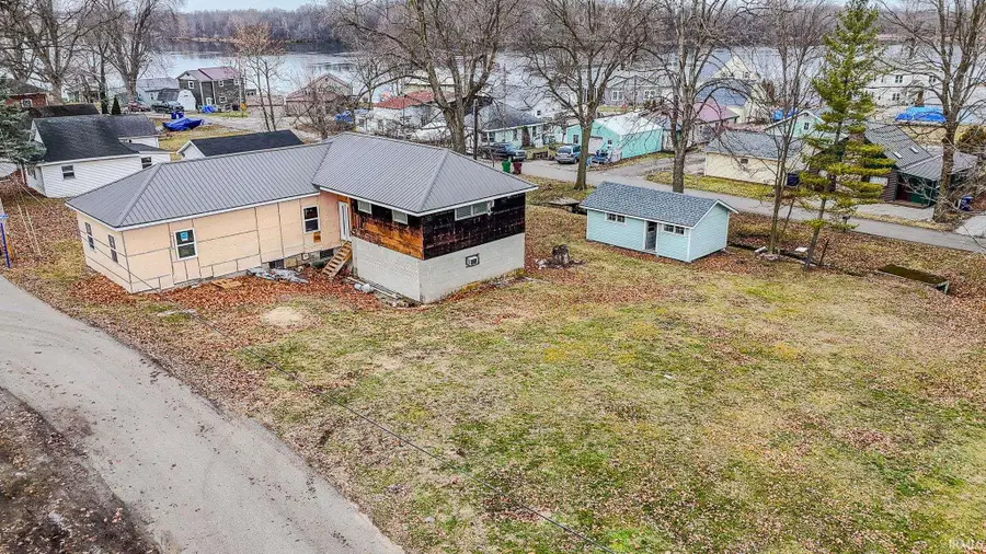 412 W Shutt Avenue, Silver Lake, IN 46982 - #2