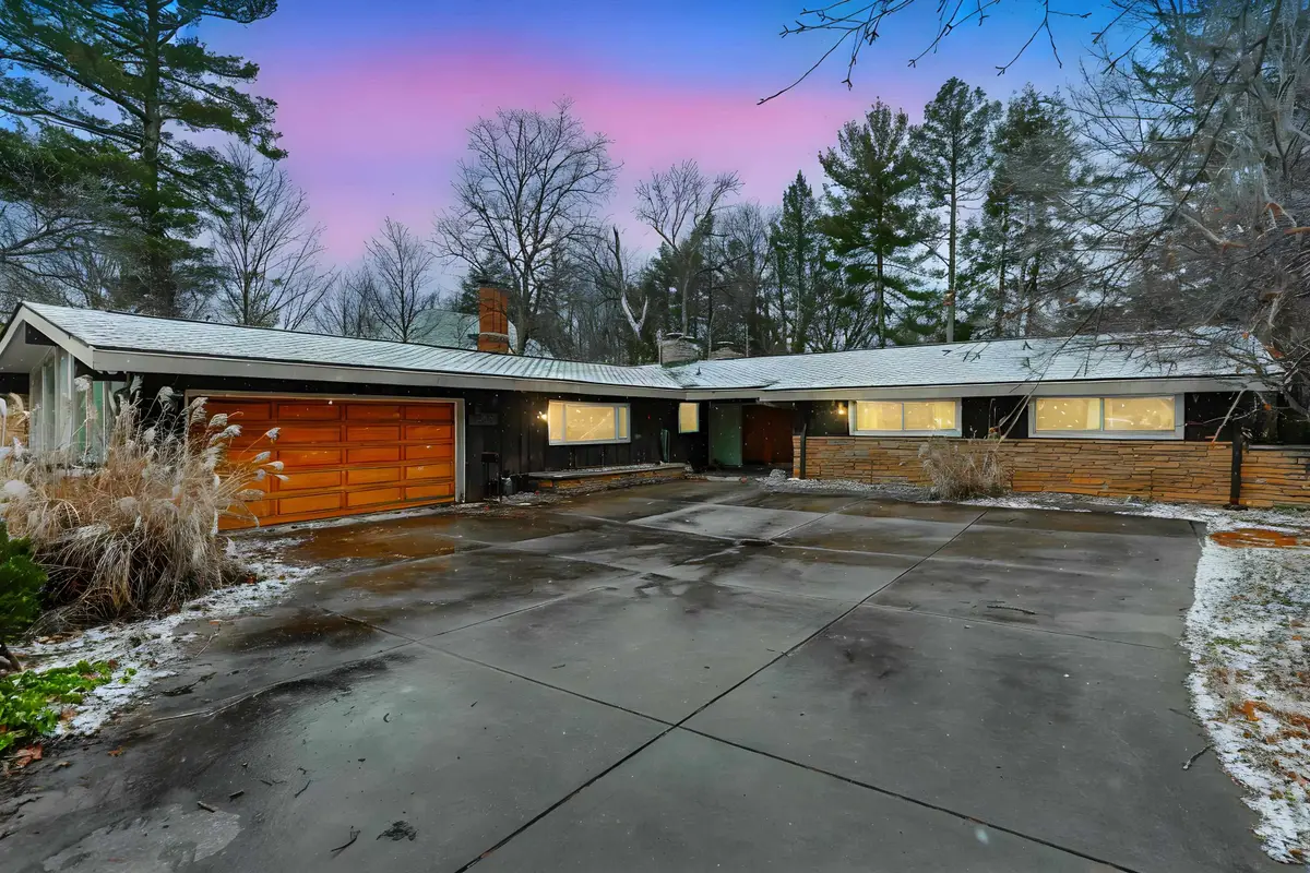 1605 E Jefferson Boulevard, South Bend, IN 46617 - #1