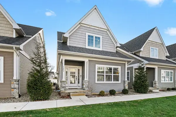 1253 Echoes Circle, South Bend, IN 46617