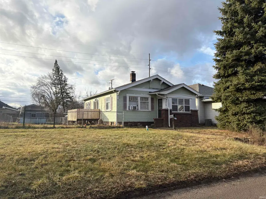 513 E Centennial Avenue, Muncie, IN 47303 - #2
