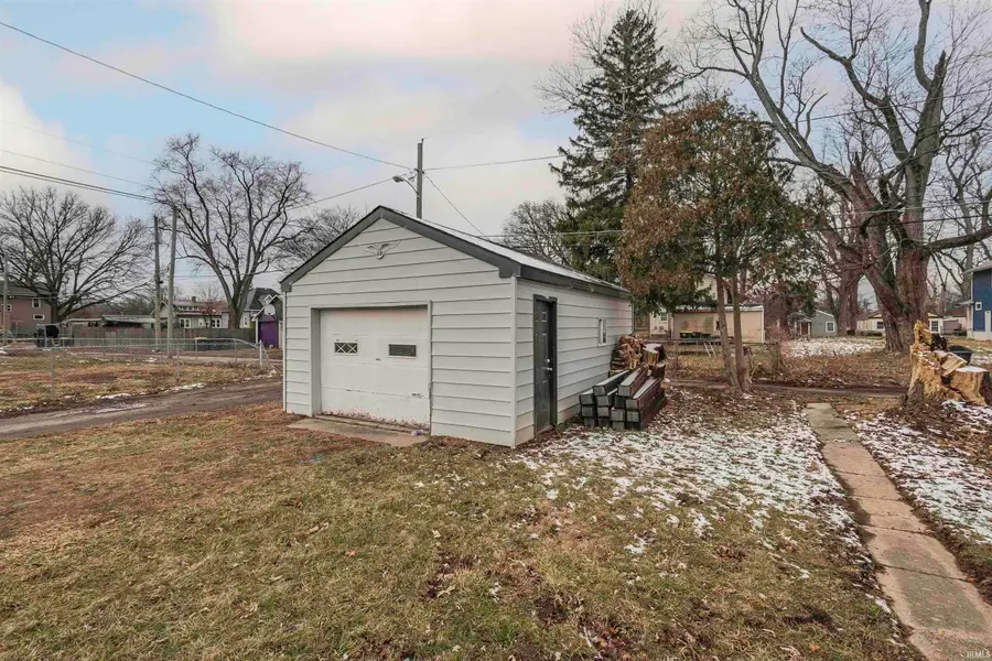 2072 Phenie Street, Fort Wayne, IN 46802 - Image #2
