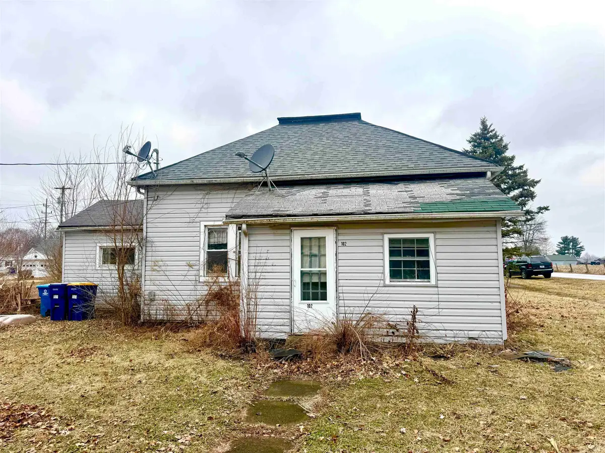 102 W Harrison Street, Converse, IN 46919 - #1
