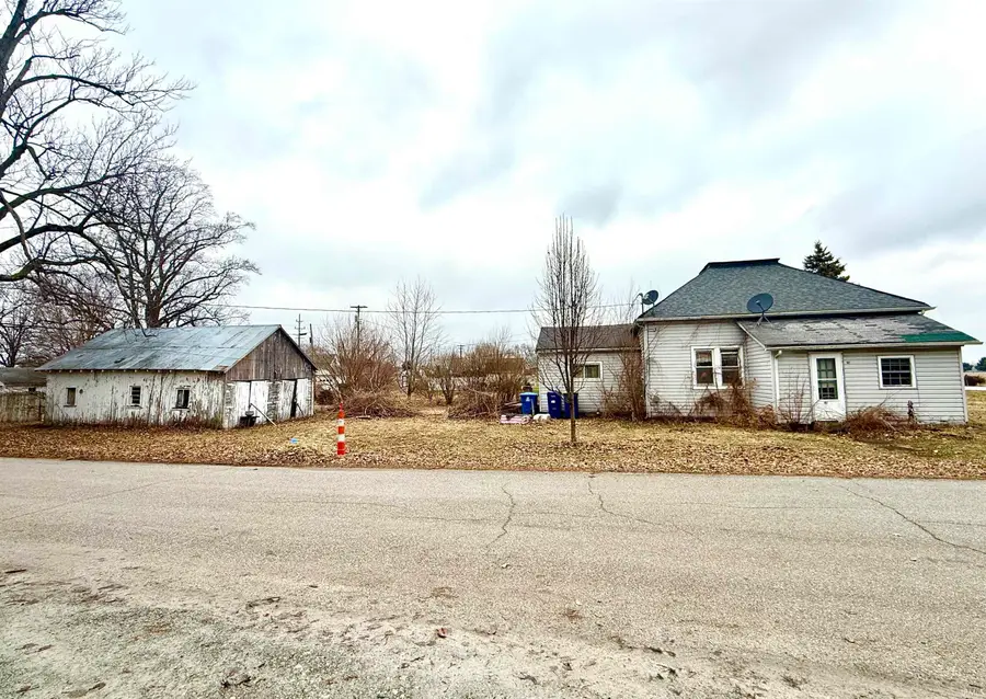 102 W Harrison Street, Converse, IN 46919 - #3