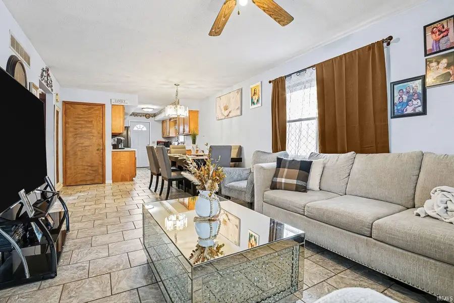 929 W Garfield Avenue, Elkhart, IN 46516 - Image #2