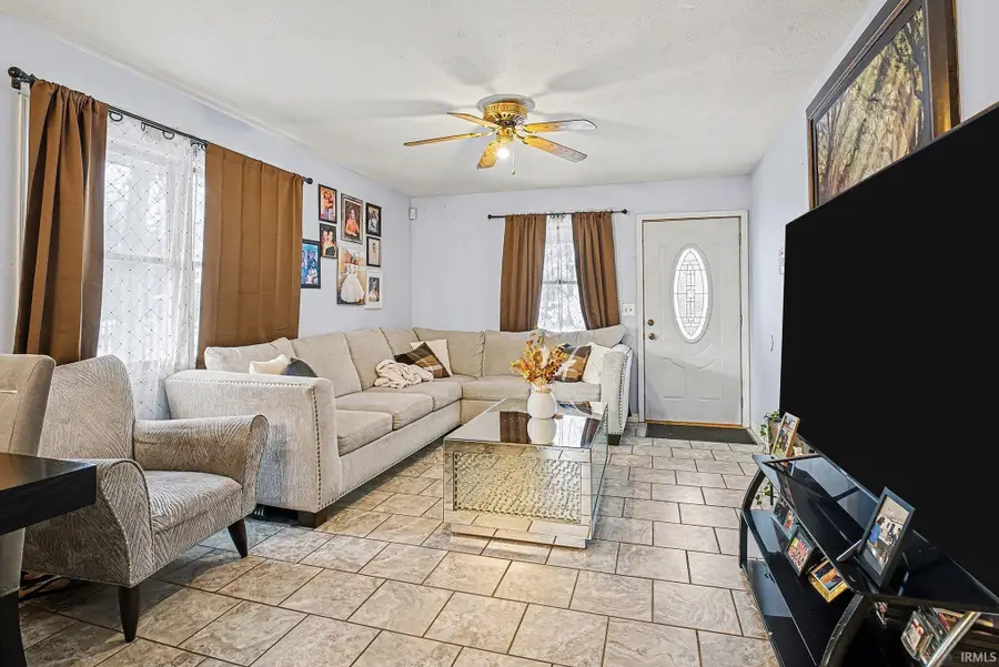 929 W Garfield Avenue, Elkhart, IN 46516 - Image #3